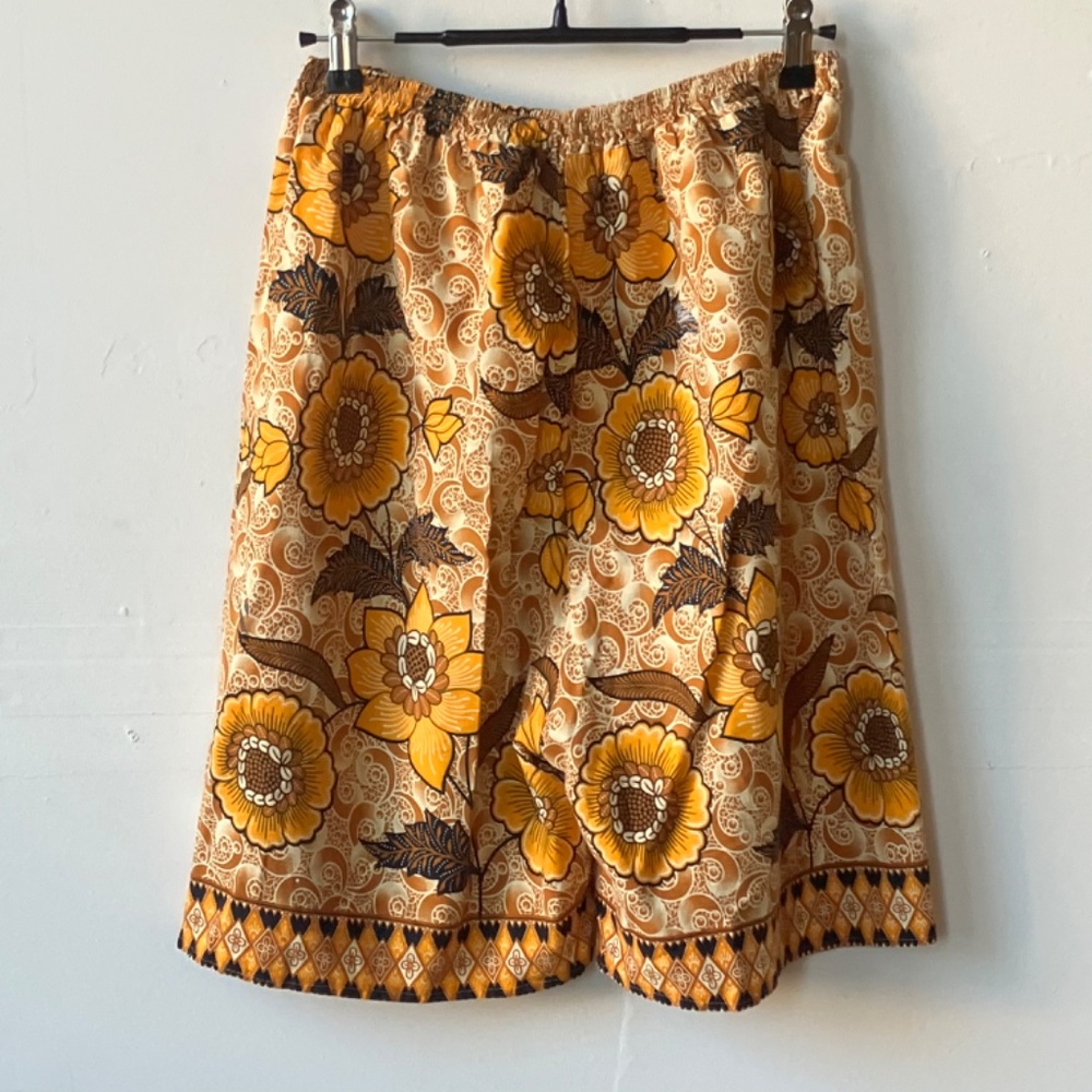 Yellow and Brown vintage 70s Short Set - Picture 5 of 14